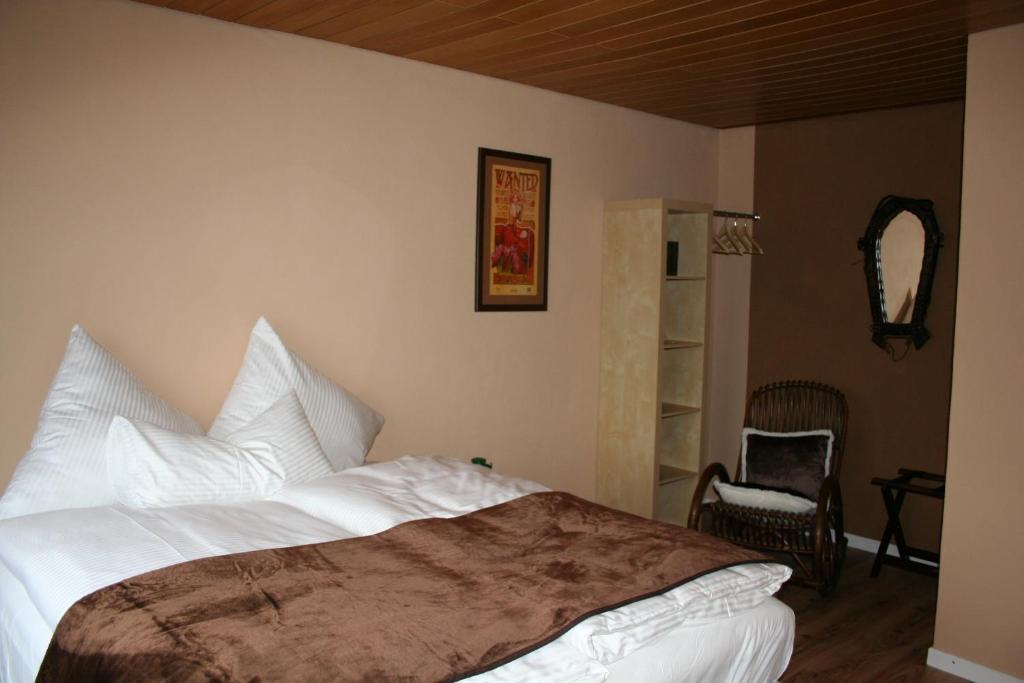 Hinter Den Spiegeln Hotel Heimbach Room photo